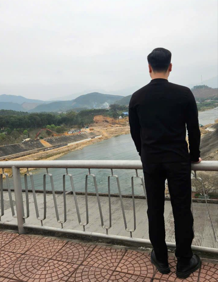 Nguy cơ mất an toàn cho du khách khi tham quan đập thuỷ điện Thác Bà- Ảnh 1. Nguy cơ mất an toàn cho du khách khi tham quan đập thuỷ điện Thác Bà- Ảnh 1.