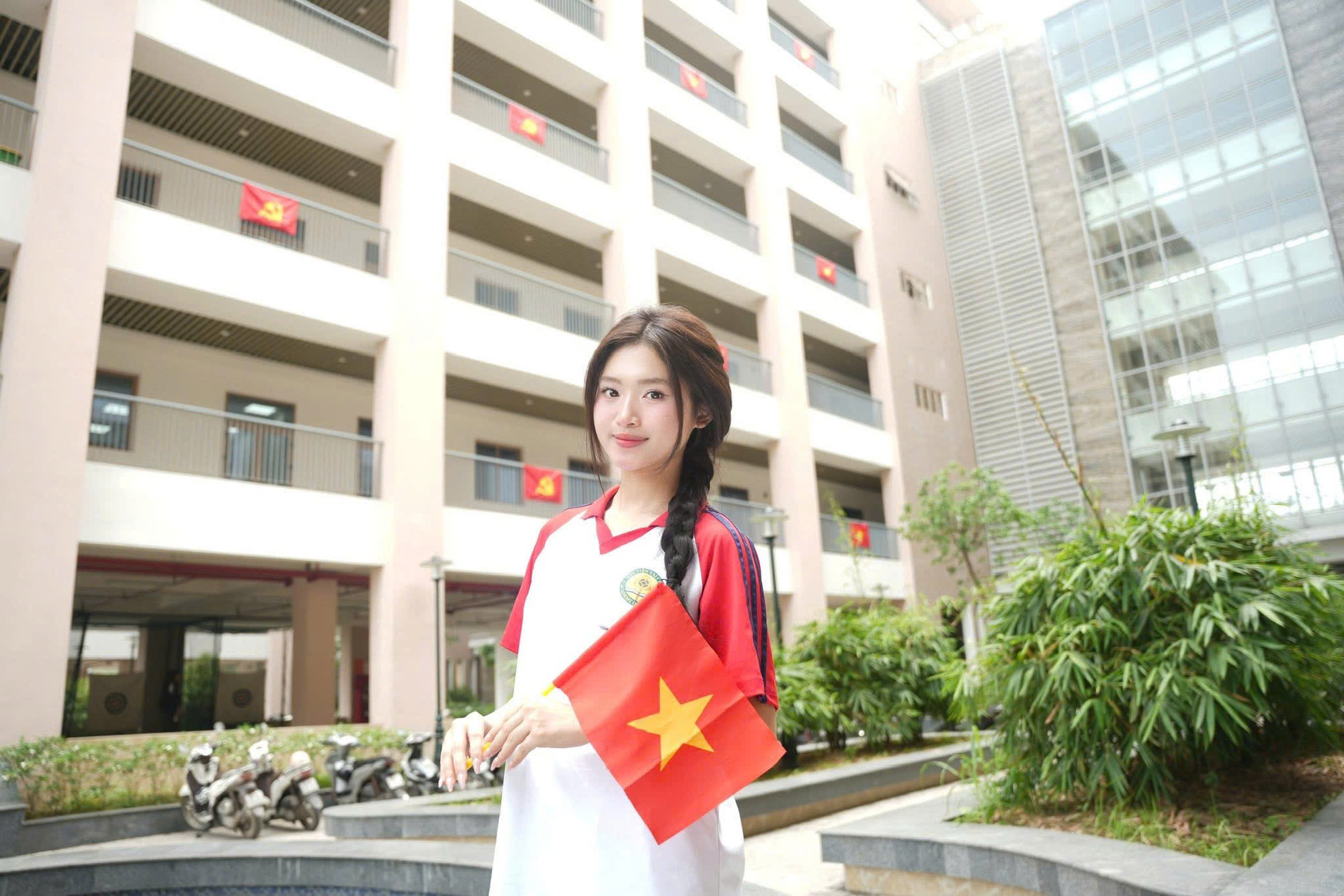 Chùm ảnh: Loạt trường học đồng loạt "lên đồ" mừng Đại lễ 30/4, nhìn thôi đã thấy tự hào!- Ảnh 5. Chùm ảnh: Loạt trường học đồng loạt "lên đồ" mừng Đại lễ 30/4, nhìn thôi đã thấy tự hào!- Ảnh 5.