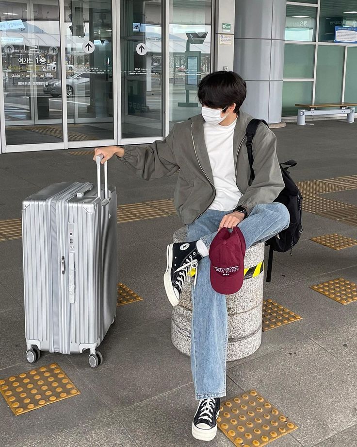 Chi cả tháng lương, tiết kiệm từ Tết để bung tiền cho nghỉ lễ 30/4-1/5- Ảnh 1.