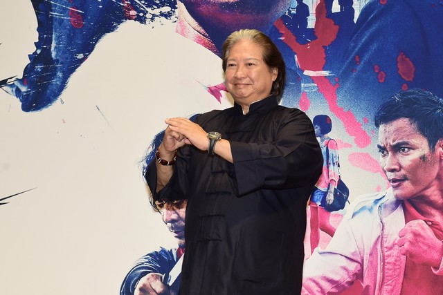 "Ông vua võ thuật" sở hữu khối tài sản kếch xù: Ăn mặc giản dị, ngồi xe lăn đi chợ tự tay mua thịt lợn- Ảnh 5.