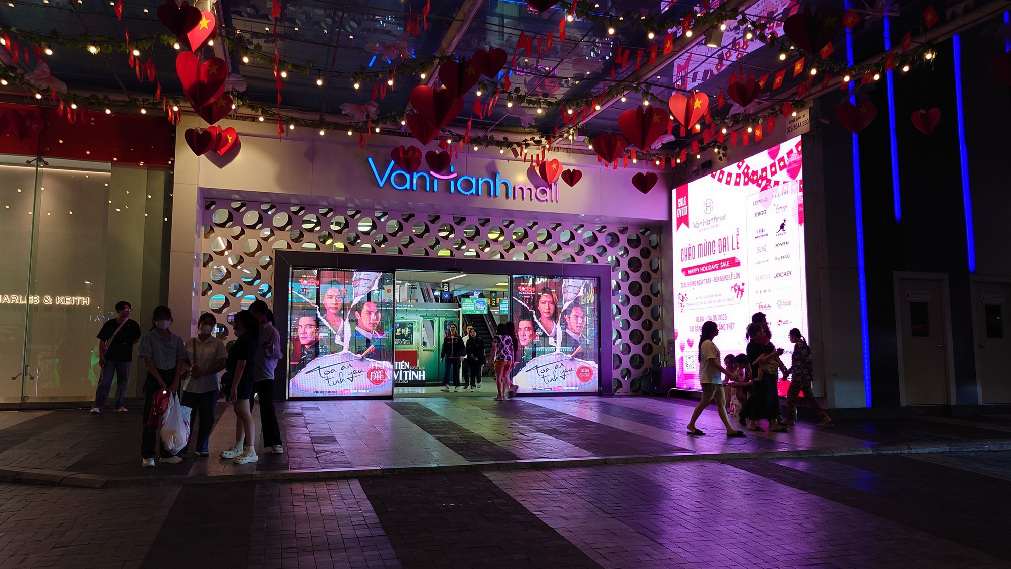 Chia sẻ của nhân viên giám sát an ninh tại Vạn Hạnh Mall- Ảnh 1. Chia sẻ của nhân viên giám sát an ninh tại Vạn Hạnh Mall- Ảnh 1.