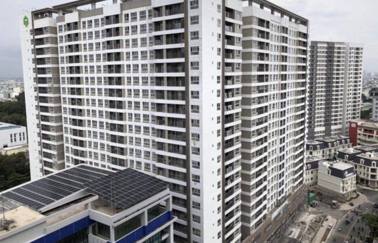 Công an TP HCM bắt Trưởng và Phó Ban quản trị chung cư Golden Mansion- Ảnh 1.