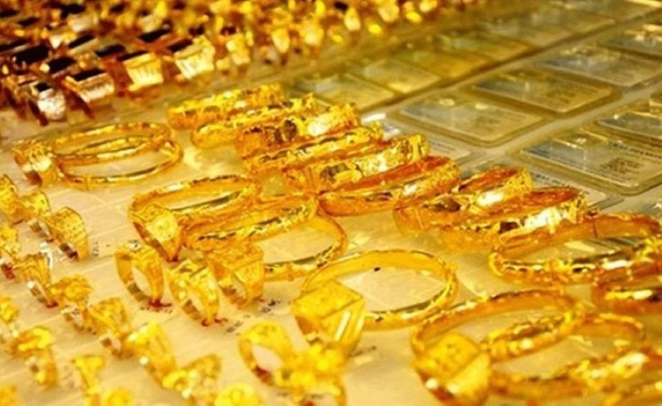 Sáng 28/4, doanh nghiệp giảm giá mua vào vàng nhẫn, vàng SJC nửa triệu đồng mỗi lượng- Ảnh 1. Sáng 28/4, doanh nghiệp giảm giá mua vào vàng nhẫn, vàng SJC nửa triệu đồng mỗi lượng- Ảnh 1.