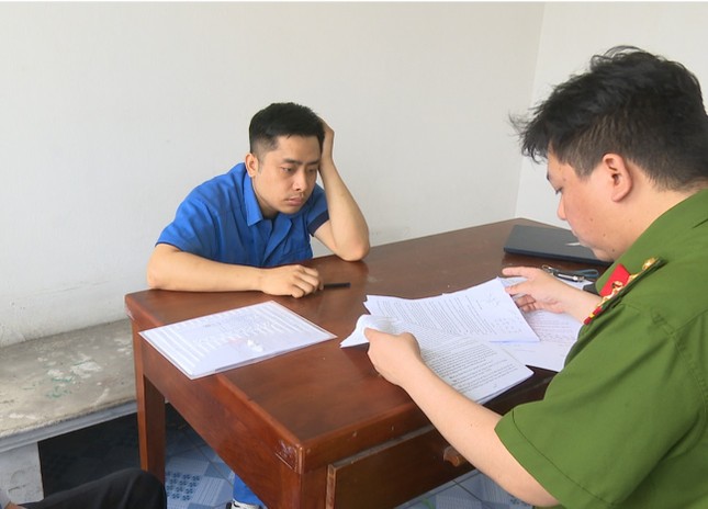Bắt thêm 8 đối tượng liên quan đường dây ma túy của Bùi Đình Khánh, thu giữ 6 ô tô cùng nhiều vũ khí quân dụng- Ảnh 1. Bắt thêm 8 đối tượng liên quan đường dây ma túy của Bùi Đình Khánh, thu giữ 6 ô tô cùng nhiều vũ khí quân dụng- Ảnh 1.