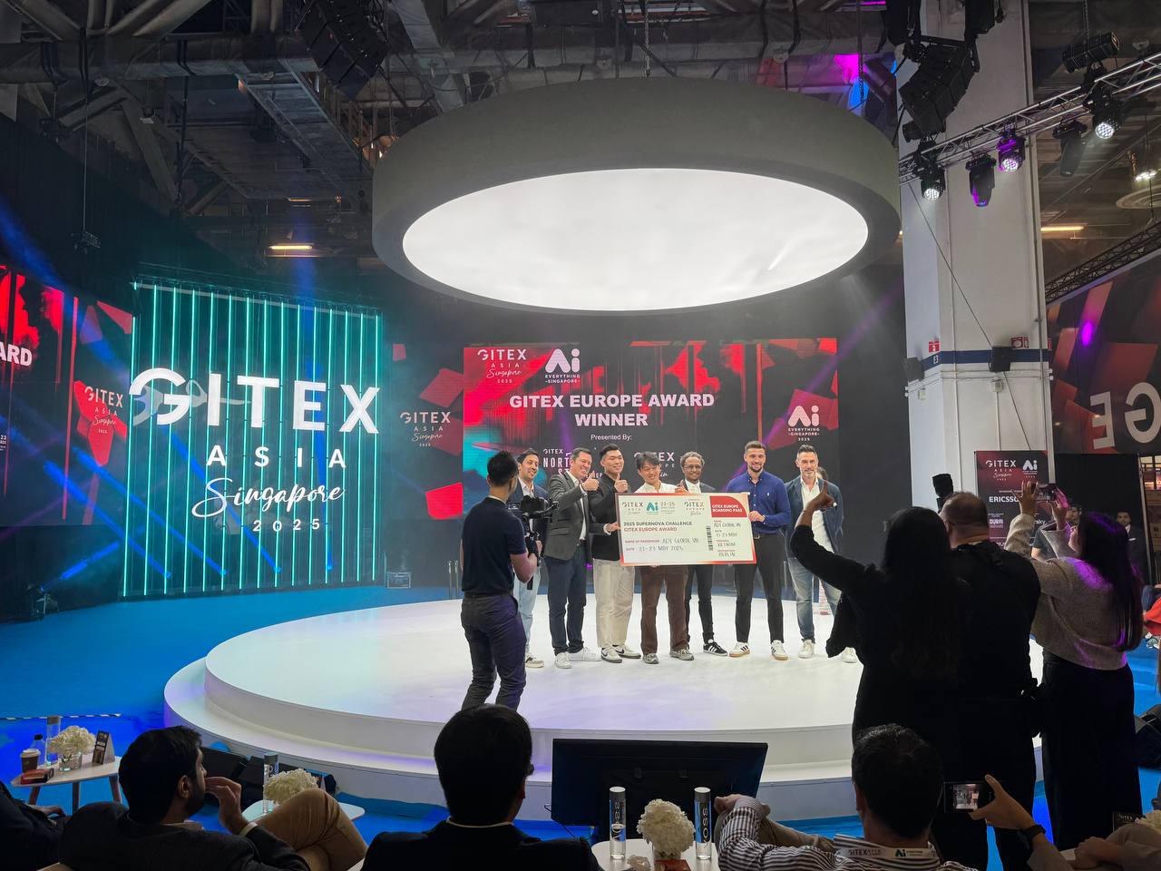 Trợ lý AI Việt giành chiến thắng tại GITEX Asia: Có khả năng tự động ghi nhận chi tiêu, cá nhân hóa hành vi tiêu dùng và đưa ra lời khuyên tài chính phù hợp…- Ảnh 2. Trợ lý AI Việt giành chiến thắng tại GITEX Asia: Có khả năng tự động ghi nhận chi tiêu, cá nhân hóa hành vi tiêu dùng và đưa ra lời khuyên tài chính phù hợp…- Ảnh 2.
