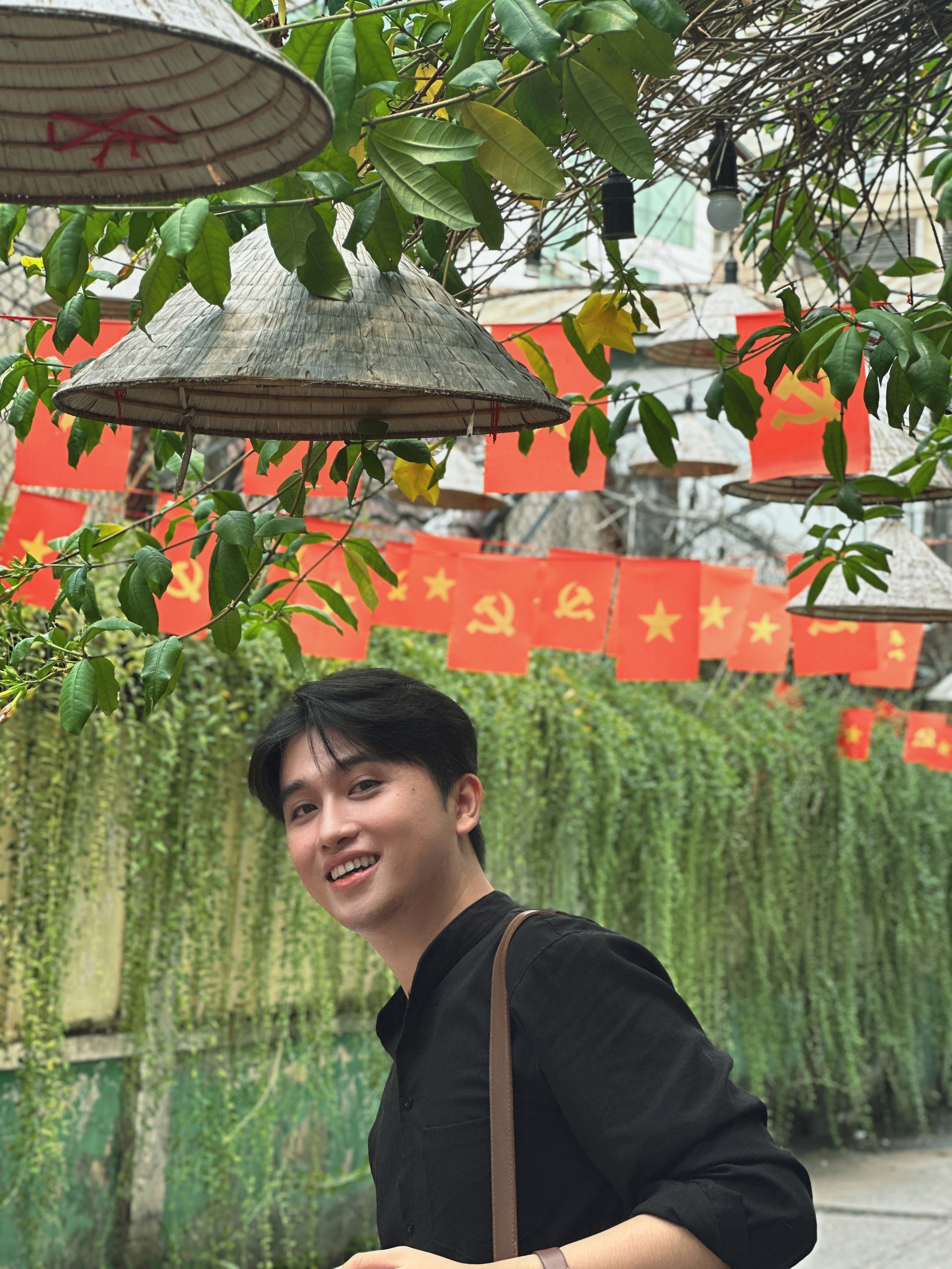 [CLIP] Nhật ký 15 tiếng tôi camping xem tổng duyệt diễu binh, khui trúng “sít rịt” đến 2 lần: Loạt tips cực đắt giá!- Ảnh 1.