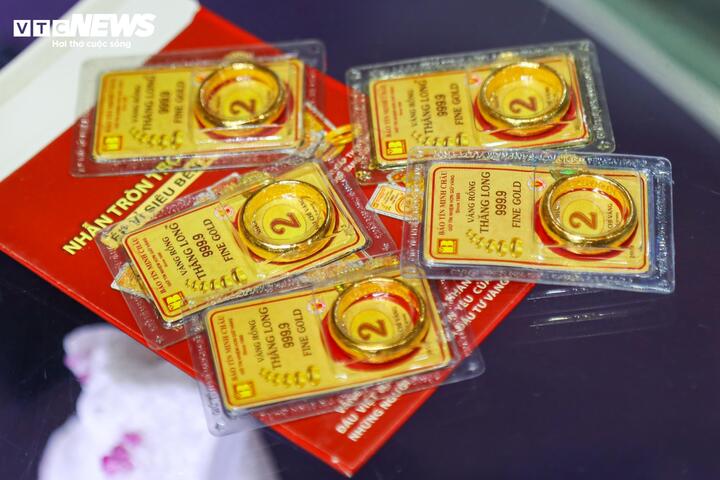 Áp lực chốt lời lớn, giá vàng có thể còn giảm sâu?- Ảnh 1.