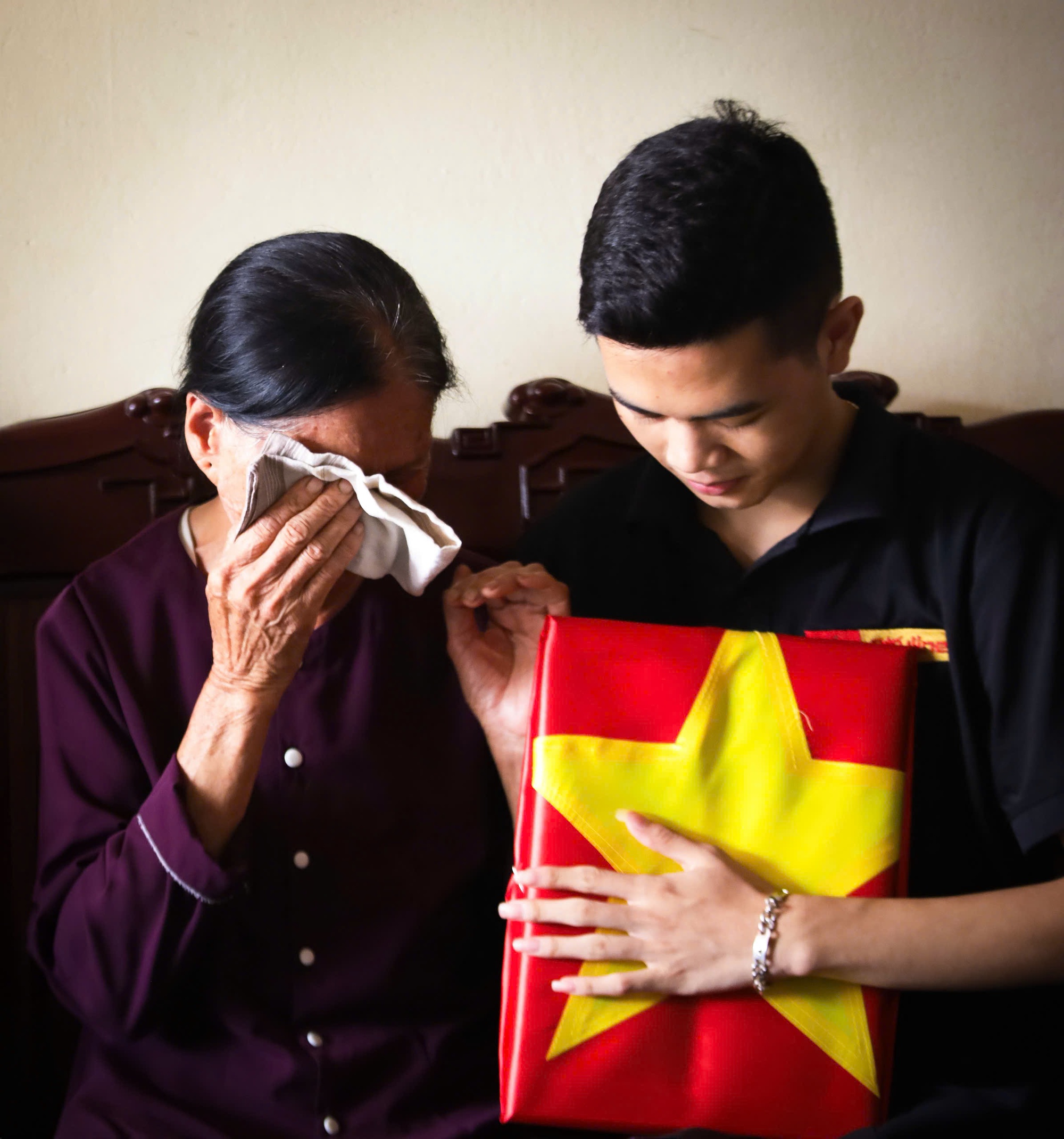 Chàng trai GenZ và hành trình phục dựng gần 7.000 di ảnh liệt sĩ: Vì mỗi bức ảnh là một linh hồn, một cuộc đời, một phần máu thịt của Tổ quốc- Ảnh 6.