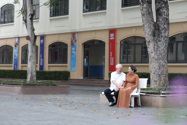 Nhà giáo Nhân dân làm Hiệu trưởng từ năm 20 tuổi: “Tuổi 92, tôi vẫn làm việc mỗi ngày dù thứ Bảy hay Chủ Nhật”- Ảnh 2.