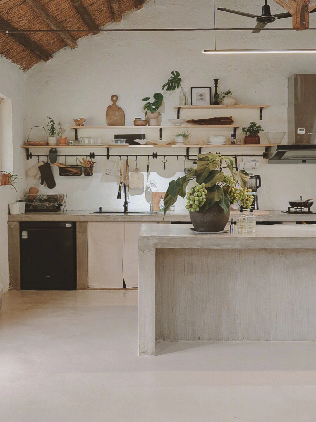 Rời xa thành phố, cặp đôi chọn thuê đảo hoang 20.000m² để sống an nhàn “dưỡng già”: Ai cũng mơ ước nhưng không phải ai cũng đủ dũng cảm để thực hiện!- Ảnh 12.