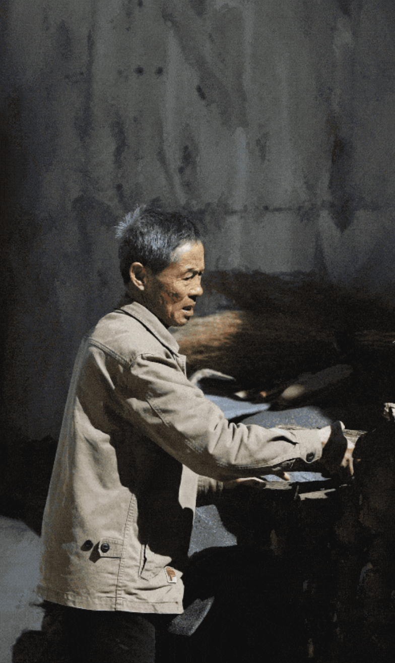 Biệt thự của vợ chồng già ở lưng chừng núi khiến hàng xóm ngỡ ngàng: Thiết kế ‘‘không giống ai’’, diện tích 450m2 đủ cho 3 thế hệ- Ảnh 9. Biệt thự của vợ chồng già ở lưng chừng núi khiến hàng xóm ngỡ ngàng: Thiết kế ‘‘không giống ai’’, diện tích 450m2 đủ cho 3 thế hệ- Ảnh 9.