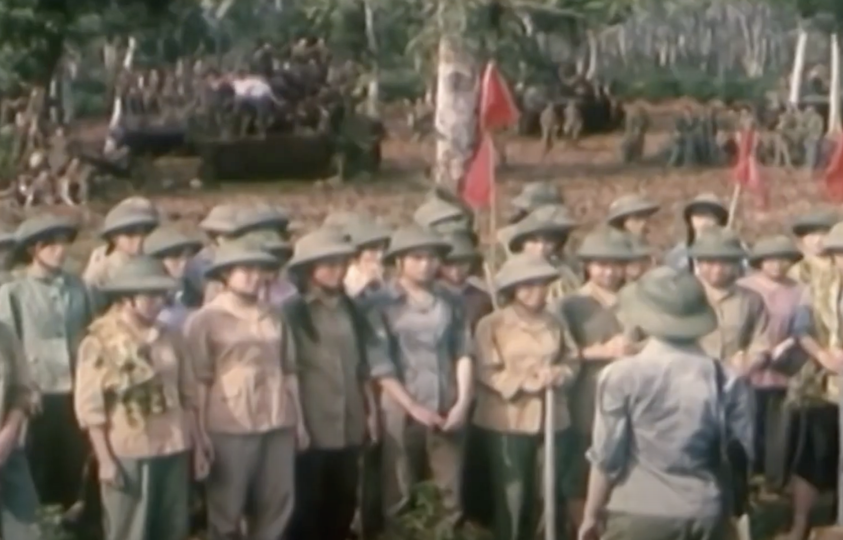 Bộ phim khiến ai cũng phải cúi đầu cảm phục, tự hào trước sự hy sinh của những “bóng hồng bất tử”: Cục trưởng Xuân Bắc có vai “để đời”- Ảnh 1.