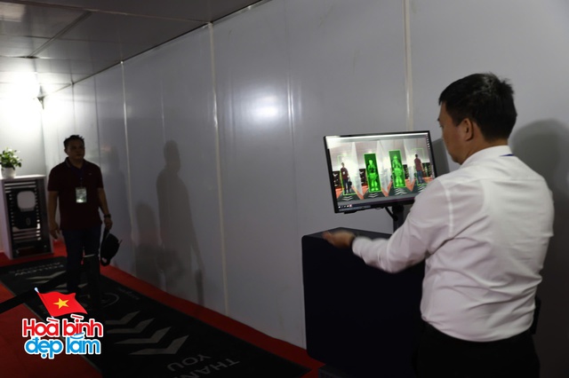 6:30 sáng: “Khối yêu nước” ở trung tâm TP.HCM gọi nhau dậy sau đêm cắm trại, không khí đại lễ 30/4 dần nóng lên!- Ảnh 24.