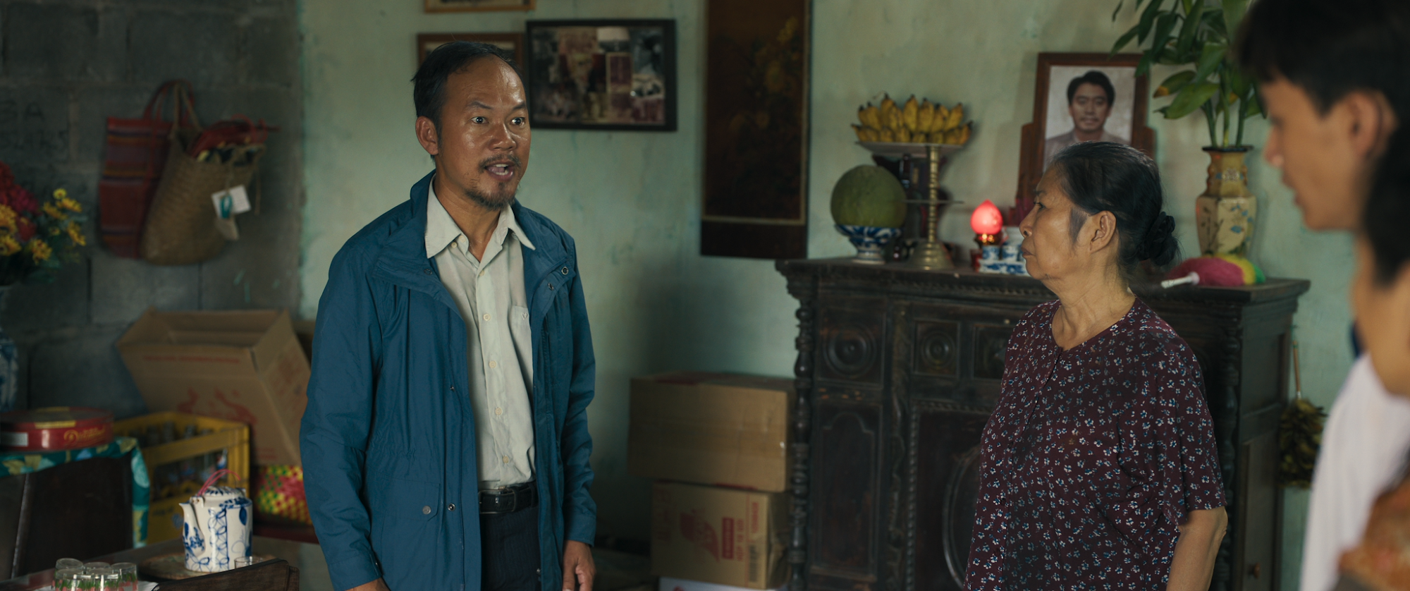 ‘Lật Mặt 8’ sâu sắc hóa tình thân: Bước tiến mới trong nghệ thuật kể chuyện của Lý Hải- Ảnh 4. ‘Lật Mặt 8’ sâu sắc hóa tình thân: Bước tiến mới trong nghệ thuật kể chuyện của Lý Hải- Ảnh 4.