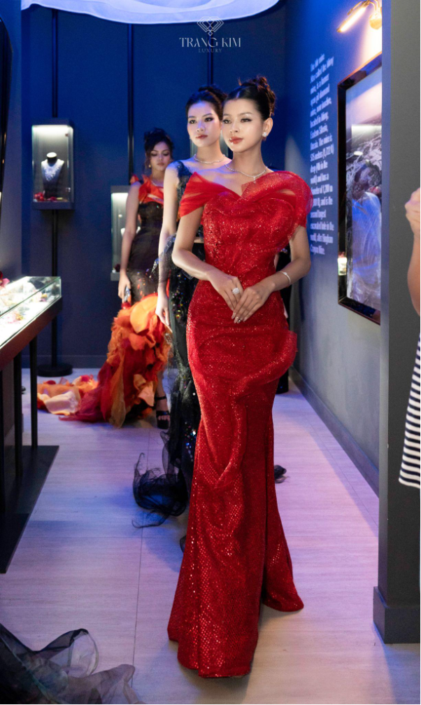 "Eternal Glamour - The Prestige Affair": Dấu ấn vượt thời gian tại Trang Kim Luxury- Ảnh 1. "Eternal Glamour - The Prestige Affair": Dấu ấn vượt thời gian tại Trang Kim Luxury- Ảnh 1.