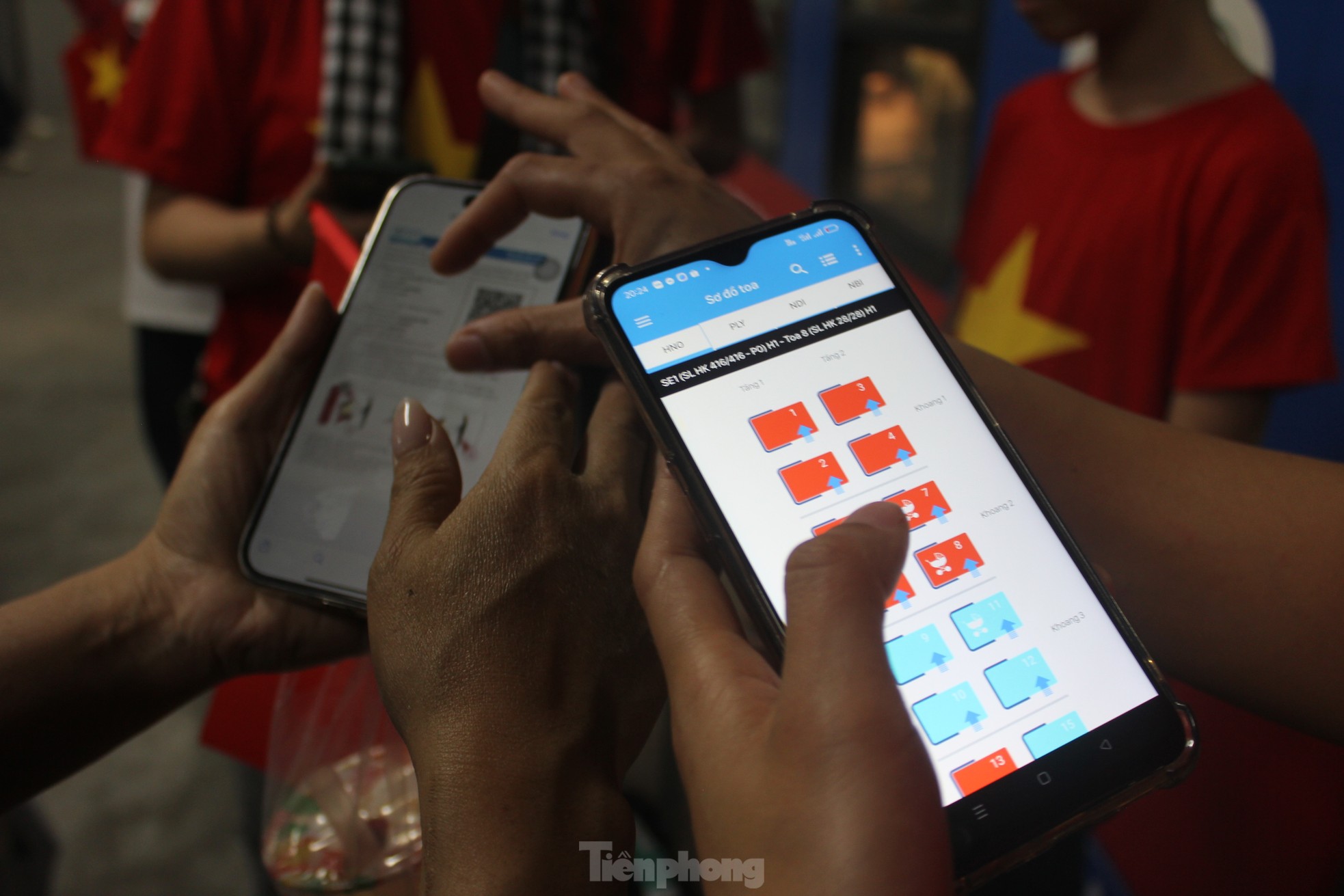 Xúc động hình ảnh đoàn tàu Thống Nhất đặc biệt nhất 50 năm rời ga Hà Nội- Ảnh 19.