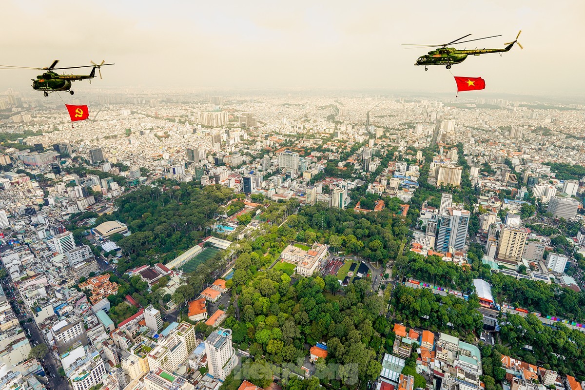Những hình ảnh ấn tượng nhất lễ kỷ niệm 50 năm thống nhất đất nước- Ảnh 7.