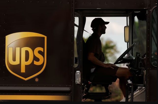 Hãng logistic hàng đầu thế giới sa thải 20.000 lao động, đóng cửa 73 cơ sở tại Mỹ vì Amazon và robot- Ảnh 2.