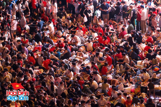 Những hình ảnh ấn tượng từ trên cao ở trung tâm TP.HCM trong ngày đại lễ 30/4- Ảnh 3.