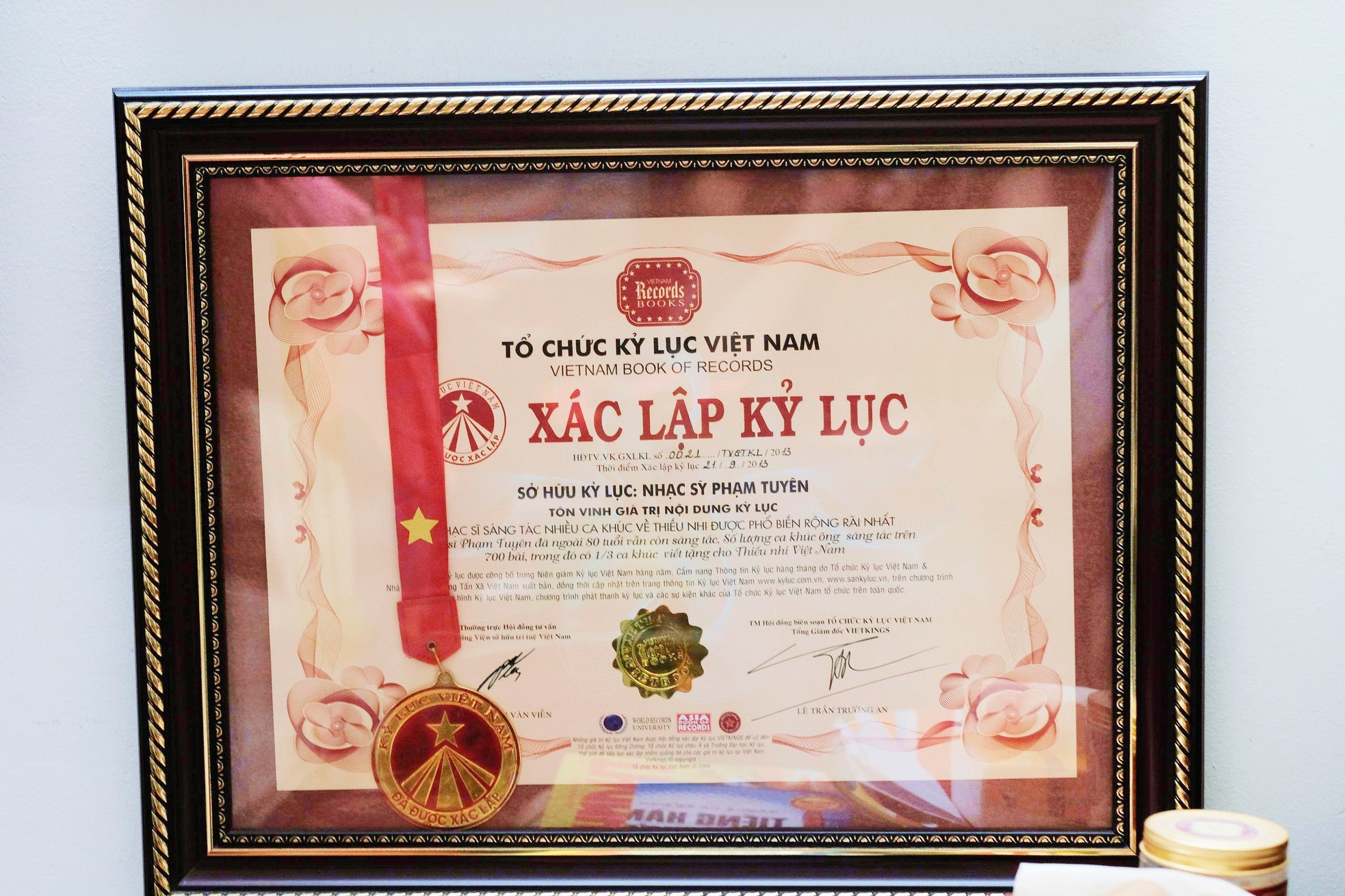 Nhạc sĩ Phạm Tuyên và ca khúc khiến hàng vạn người cùng nghe trong ngày 30/4/1975- Ảnh 7. Nhạc sĩ Phạm Tuyên và ca khúc khiến hàng vạn người cùng nghe trong ngày 30/4/1975- Ảnh 7.
