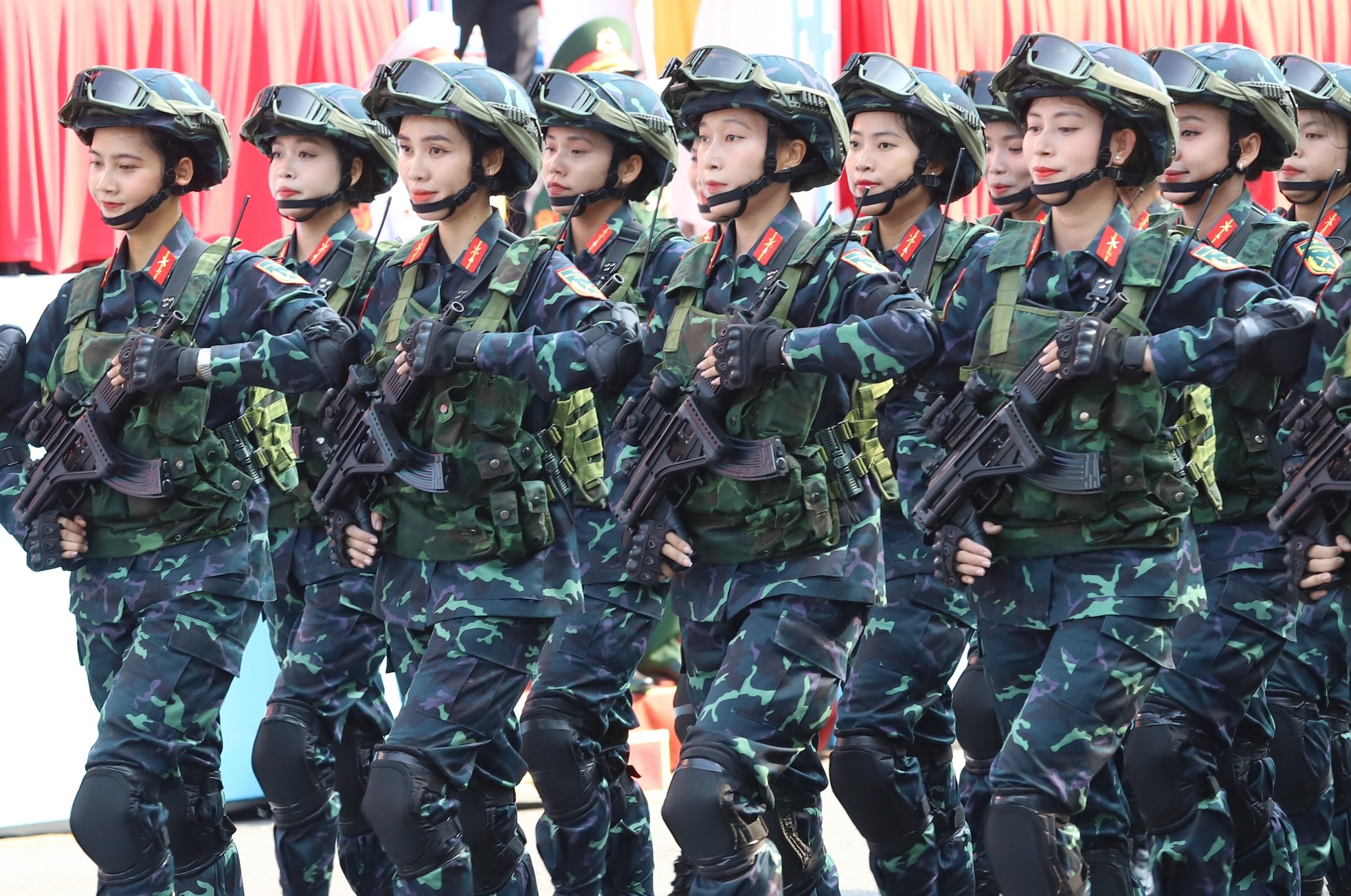 Mọi sự chú ý đổ dồn vào những 'bông hồng thép' trong đại lễ 30/4- Ảnh 6.