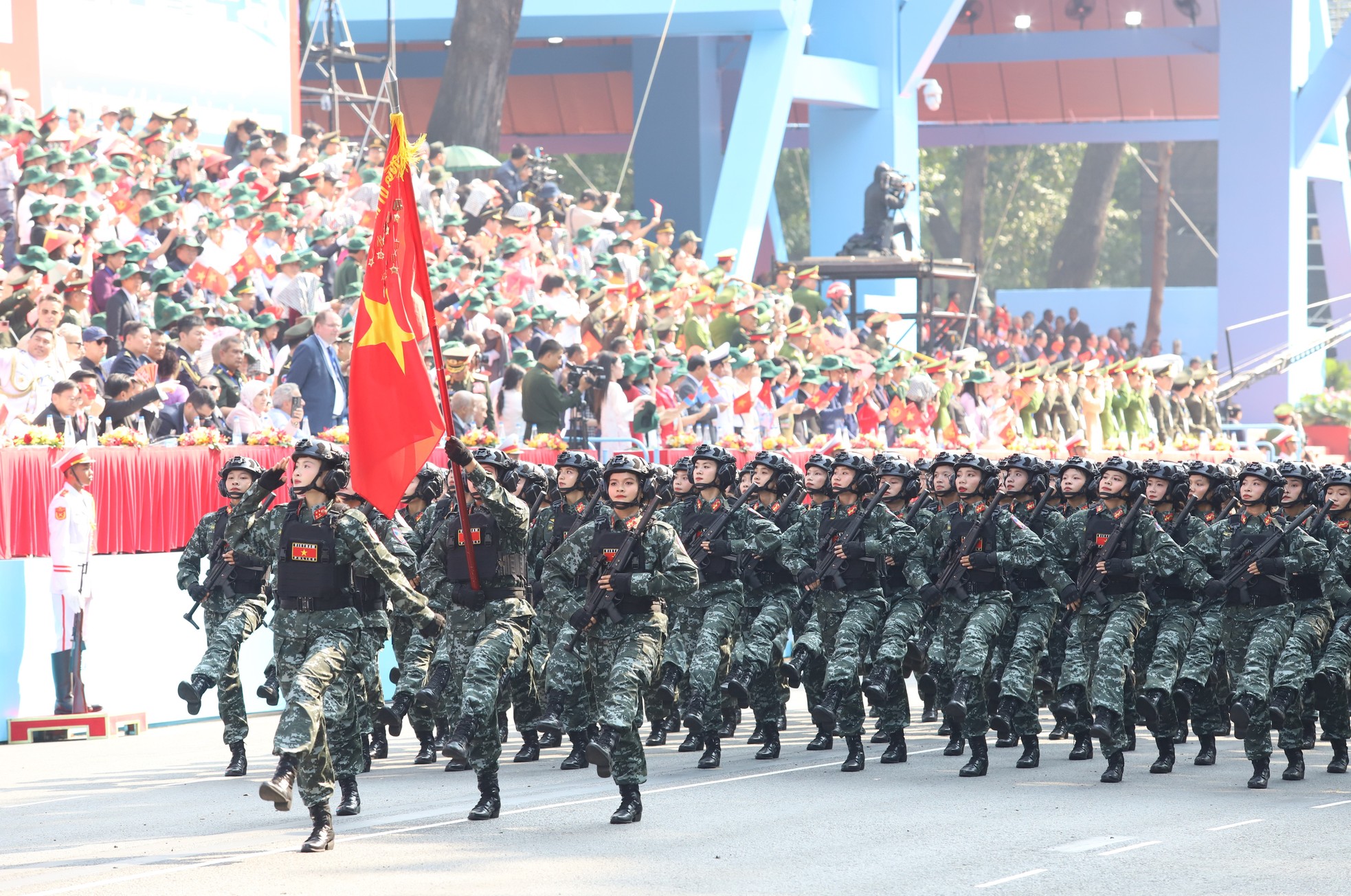 Mọi sự chú ý đổ dồn vào những 'bông hồng thép' trong đại lễ 30/4- Ảnh 1.