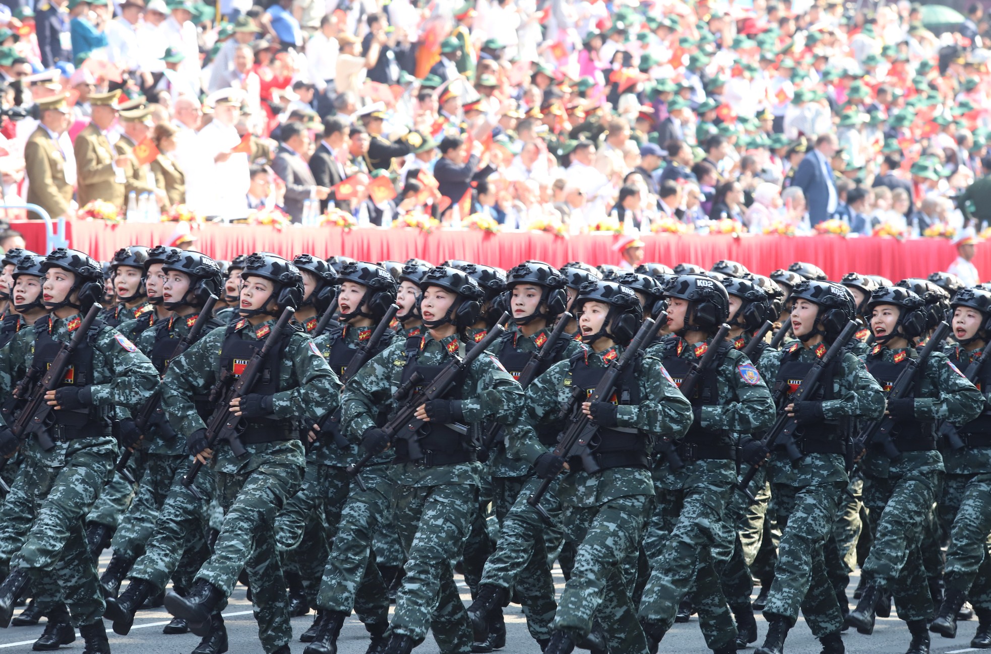 Mọi sự chú ý đổ dồn vào những 'bông hồng thép' trong đại lễ 30/4- Ảnh 2.