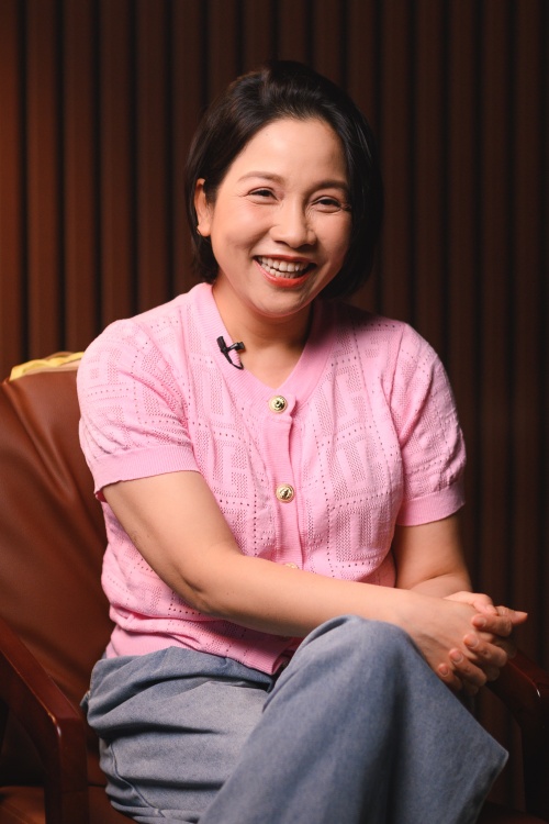 Diva Mỹ Linh nói về cột mốc sinh ra ngay sau khi đất nước thống nhất: “Hoà bình phải là đẹp nhất”- Ảnh 11.