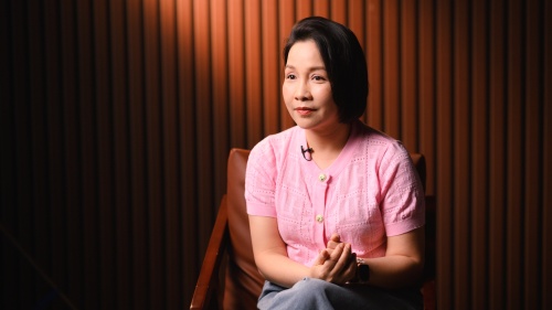 Diva Mỹ Linh nói về cột mốc sinh ra ngay sau khi đất nước thống nhất: “Hoà bình phải là đẹp nhất”- Ảnh 9.