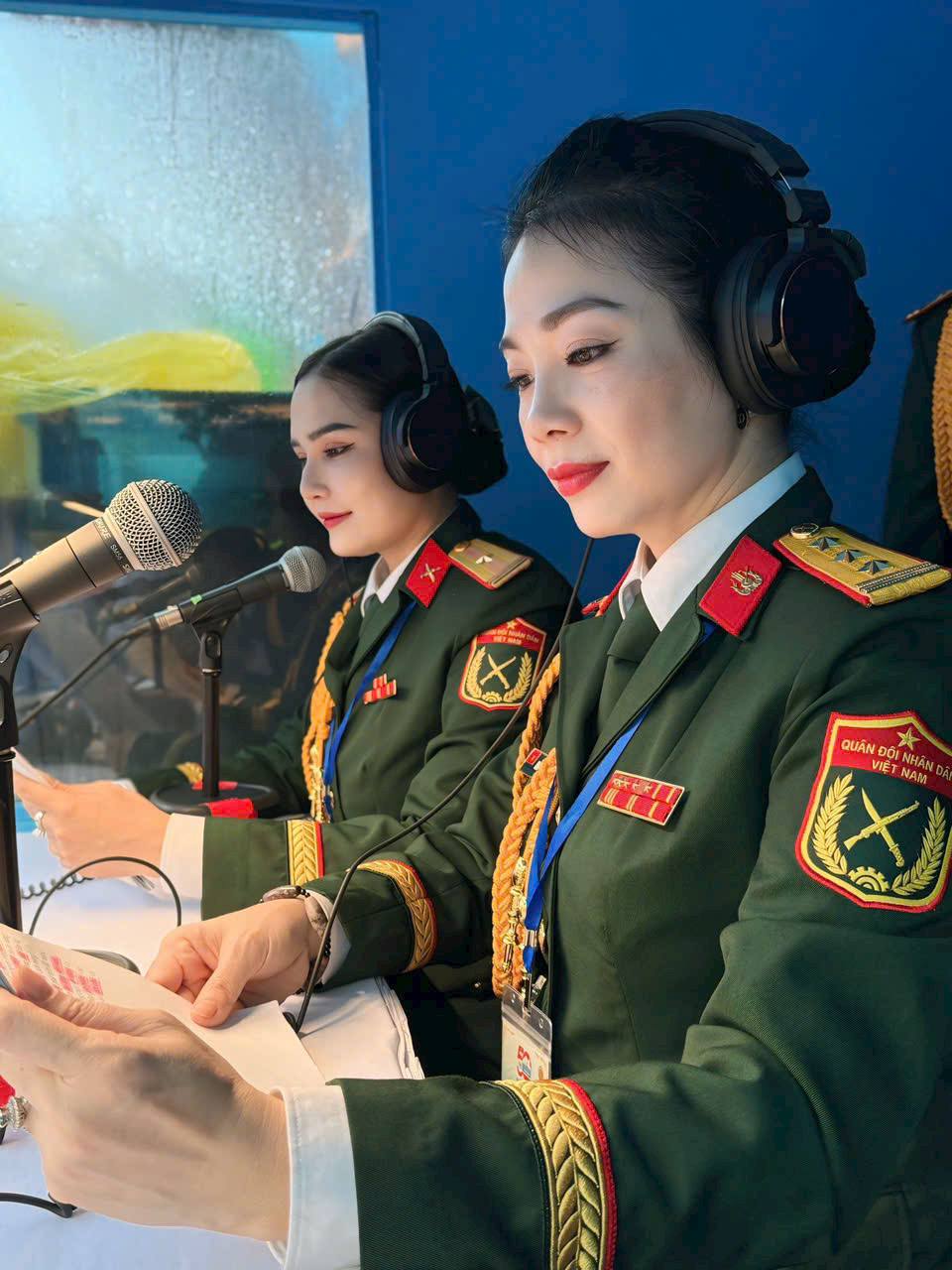 Giọng đọc nữ “chạm trái tim” tại lễ diễu binh, diễu hành 30/4: Xinh như Hoa hậu, 33 tuổi đã là Thiếu tá- Ảnh 5.