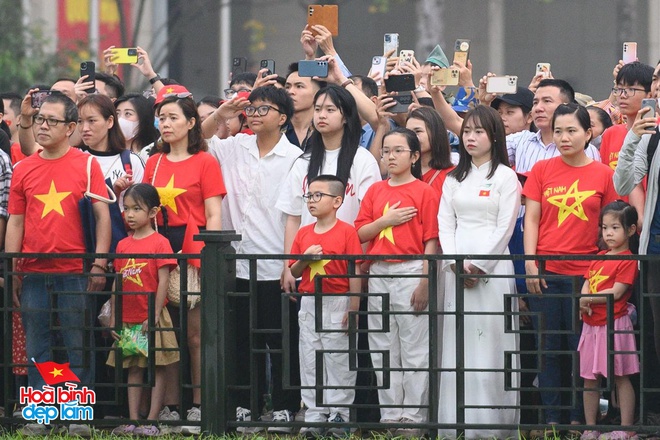 Lễ chào cờ xúc động tại Quảng trường Ba Đình sáng 30/4: “Hôm nay thật đặc biệt”- Ảnh 21.