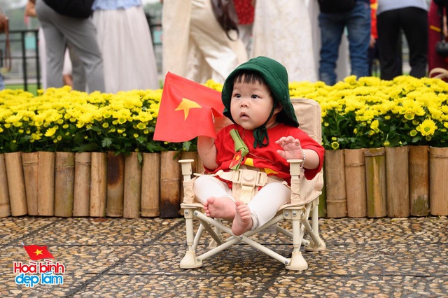 Lễ chào cờ xúc động tại Quảng trường Ba Đình sáng 30/4: “Hôm nay thật đặc biệt”- Ảnh 14.