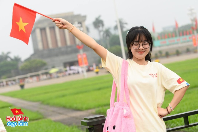 Lễ chào cờ xúc động tại Quảng trường Ba Đình sáng 30/4: “Hôm nay thật đặc biệt”- Ảnh 12.