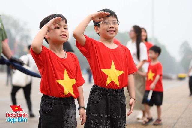 Lễ chào cờ xúc động tại Quảng trường Ba Đình sáng 30/4: “Hôm nay thật đặc biệt”- Ảnh 20.