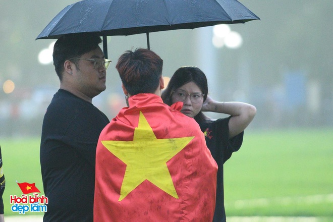 Lễ chào cờ xúc động tại Quảng trường Ba Đình sáng 30/4: “Hôm nay thật đặc biệt”- Ảnh 4.