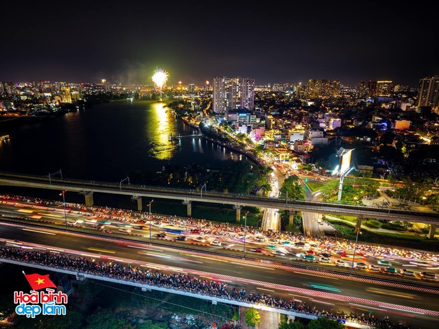 Ngay lúc này: 30 điểm bắn pháo hoa đồng loạt bừng sáng bầu trời TP.HCM đêm 30/4- Ảnh 12.