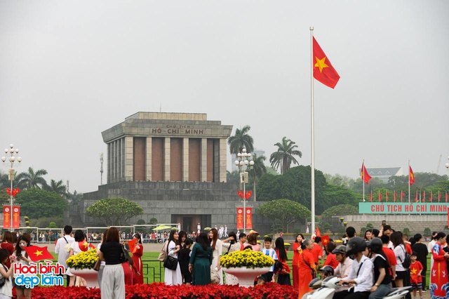 Lễ chào cờ xúc động tại Quảng trường Ba Đình sáng 30/4: “Hôm nay thật đặc biệt”- Ảnh 13.