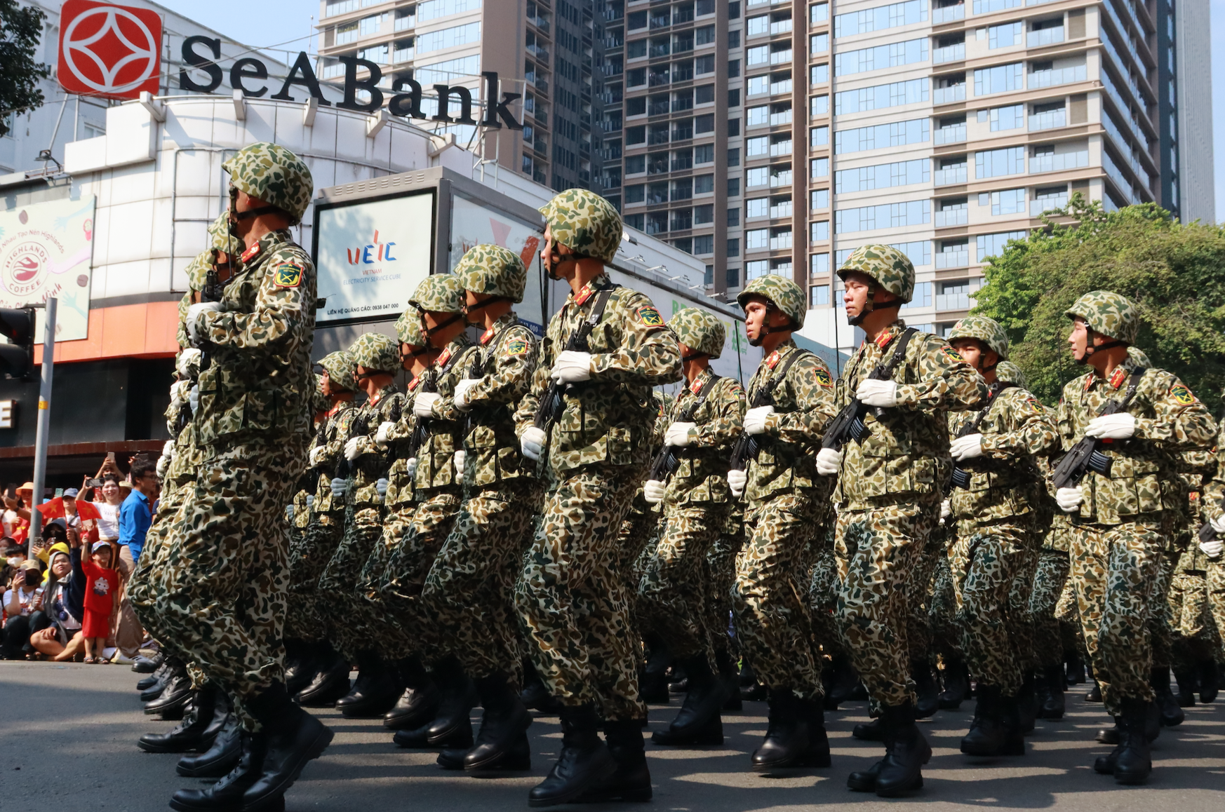 Đại lễ 30-4: Cận cảnh 8 khối hướng 3 đi trong vòng tay nhân dân- Ảnh 9.