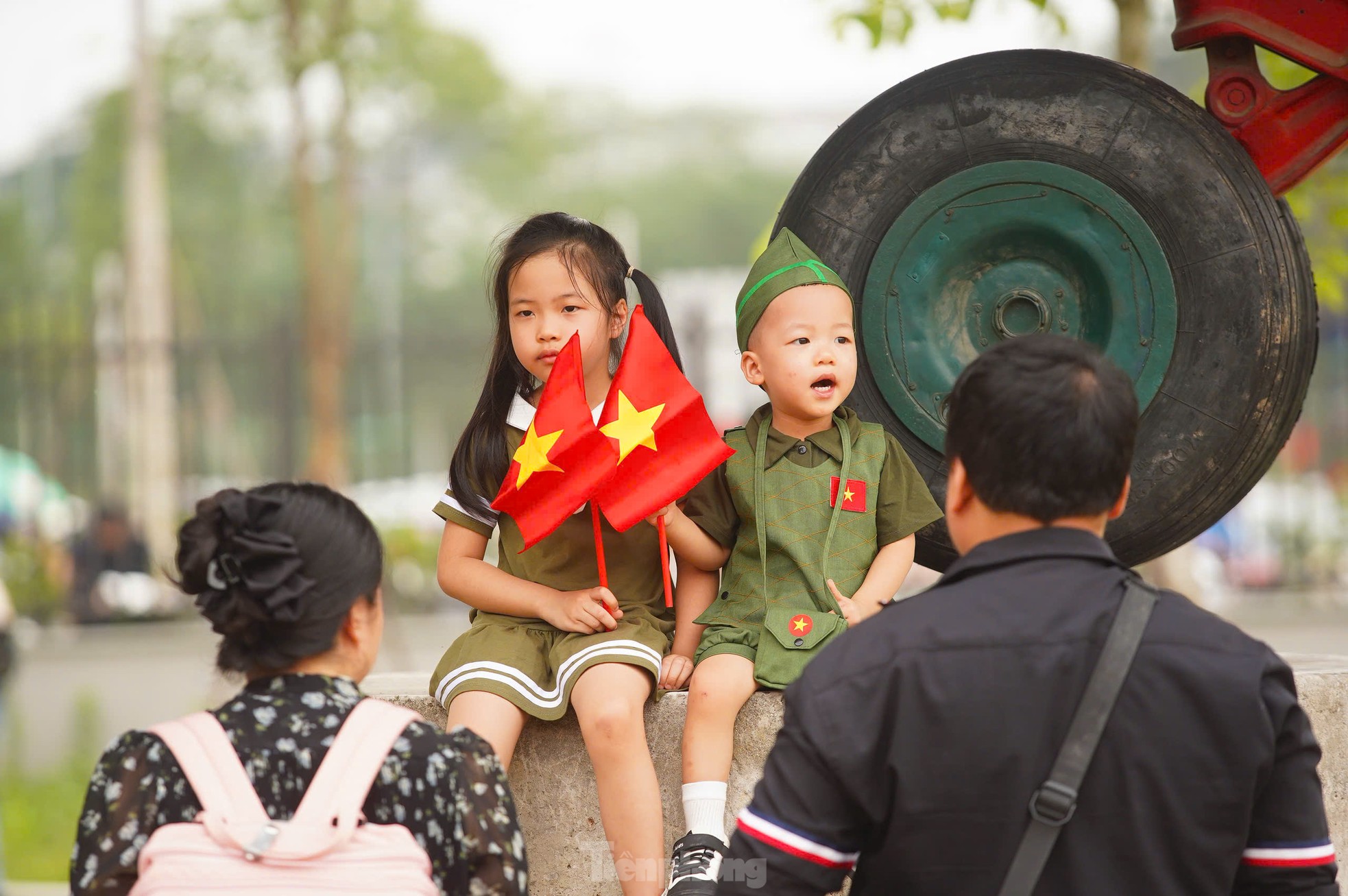 Hàng nghìn người đổ về Bảo tàng Lịch sử Quân sự Việt Nam trong ngày đại lễ 30/4- Ảnh 23.