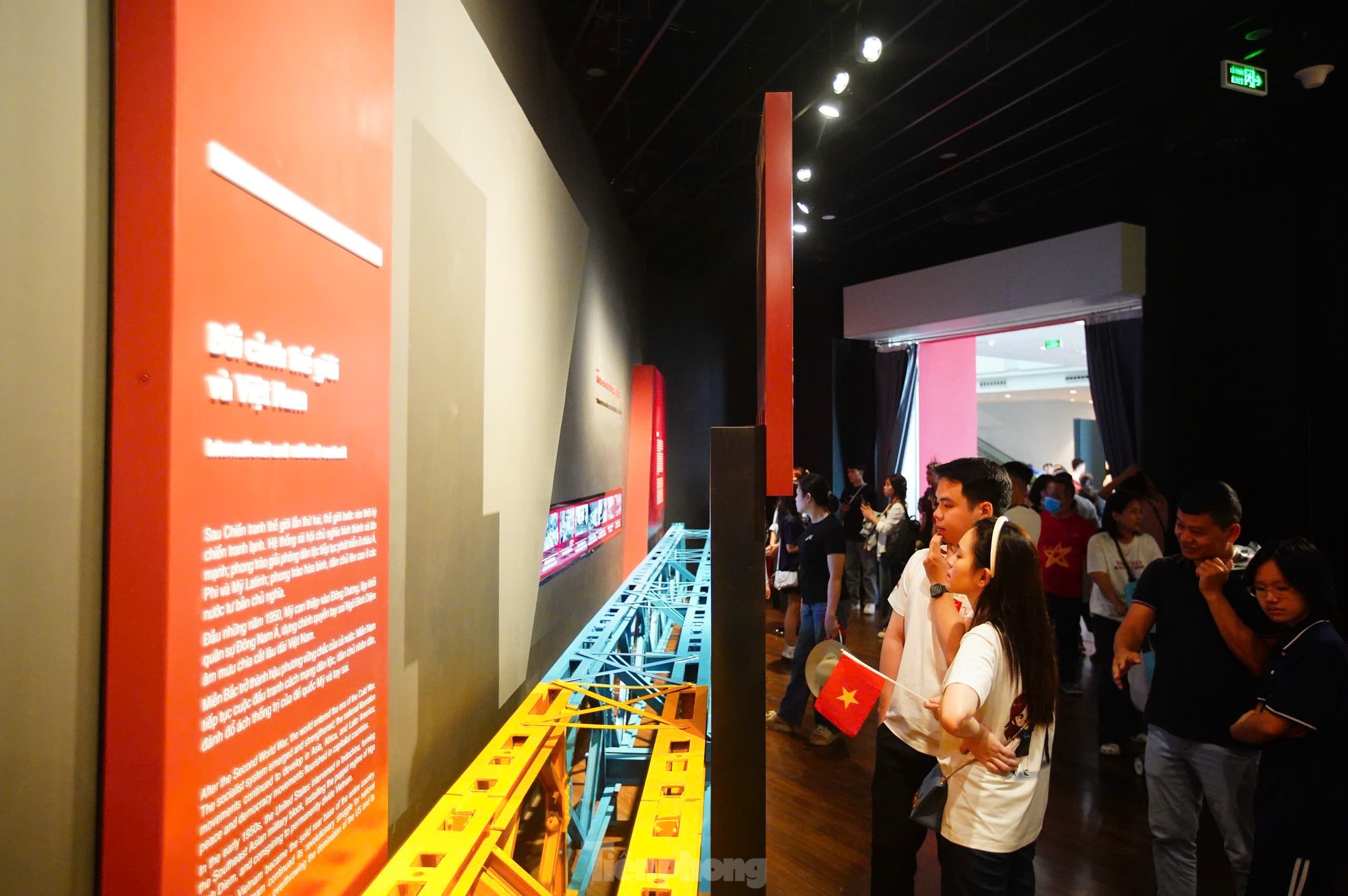 Hàng nghìn người đổ về Bảo tàng Lịch sử Quân sự Việt Nam trong ngày đại lễ 30/4- Ảnh 18.