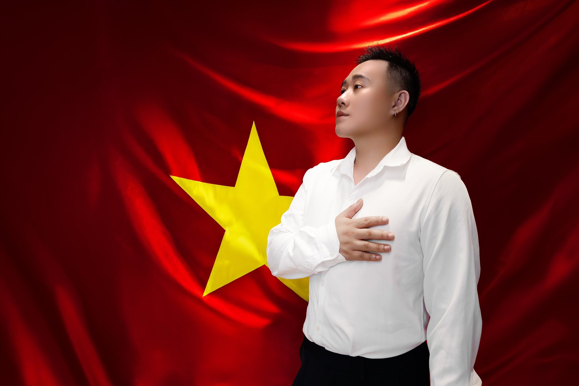 Nghệ sĩ xuống đường mừng đại lễ 30/4- Ảnh 15. Nghệ sĩ xuống đường mừng đại lễ 30/4- Ảnh 15.