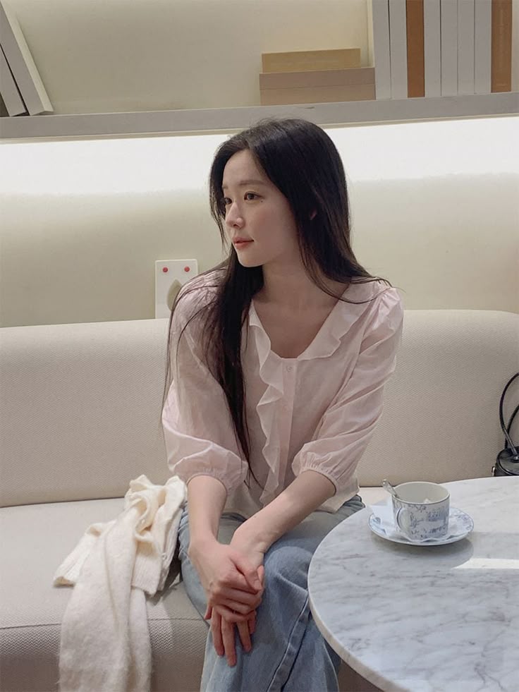 Vay chị chồng 50 triệu nhưng bị đòi trả 1 cây vàng, cô gái chết sững khi nhận "giao dịch bí mật" từ mẹ chồng: Sao mẹ lại làm thế...- Ảnh 2.