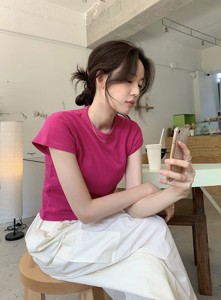Vay chị chồng 50 triệu nhưng bị đòi trả 1 cây vàng, cô gái chết sững khi nhận "giao dịch bí mật" từ mẹ chồng: Sao mẹ lại làm thế...- Ảnh 3.