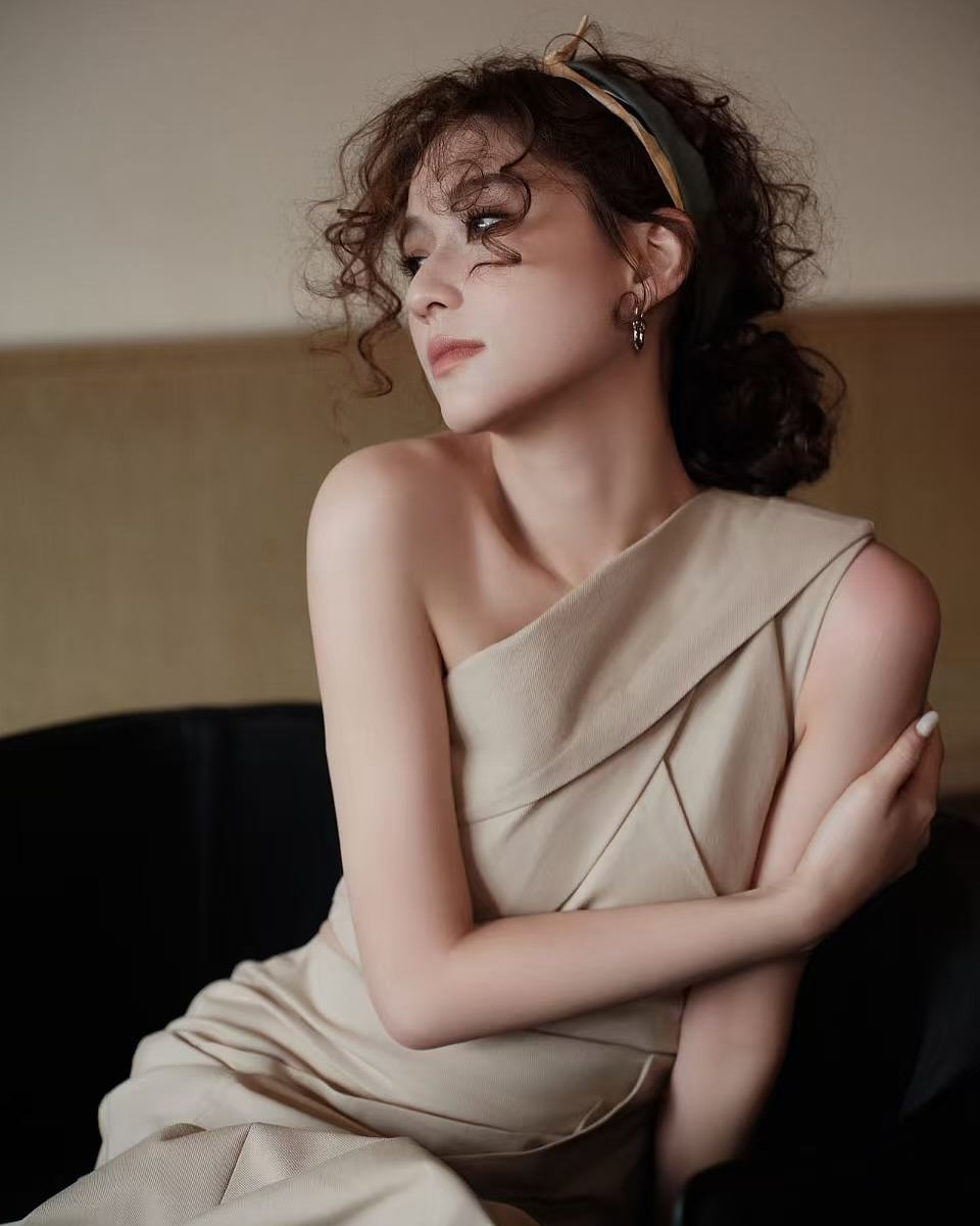 Cuộc sống xa hoa của mỹ nữ bước ra từ "giới tinh hoa Châu Á": Nhìn hóa đơn 1 bữa ăn "bình thường" khiến ai cũng phải giật mình- Ảnh 1.