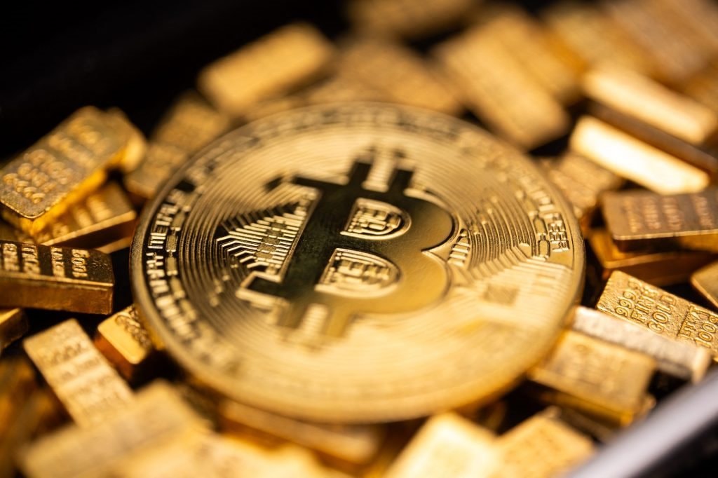 Được tung hô có thể chống lạm phát và khủng hoảng nhưng Bitcoin lại giảm mạnh so với vàng trong cả đại dịch Covid-19, lạm phát 2022 và sự kiện thuế đối ứng 2025- Ảnh 1. Được tung hô có thể chống lạm phát và khủng hoảng nhưng Bitcoin lại giảm mạnh so với vàng trong cả đại dịch Covid-19, lạm phát 2022 và sự kiện thuế đối ứng 2025- Ảnh 1.