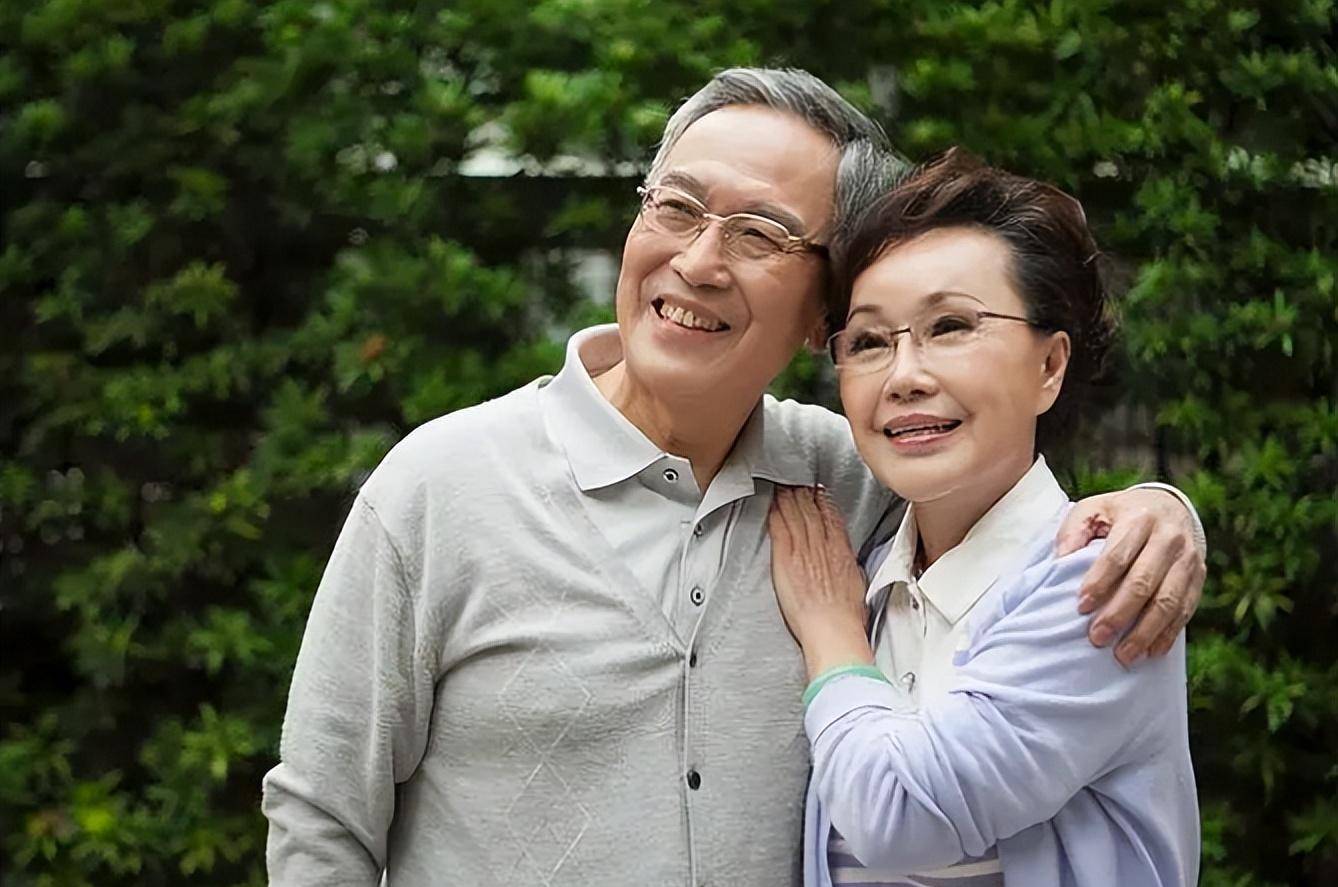 Vợ chồng tôi 1 năm nữa về hưu, lương hưu 10 triệu, tiết kiệm 7 tỷ thì có nên chuyển về Đà Nẵng ở không?- Ảnh 1.