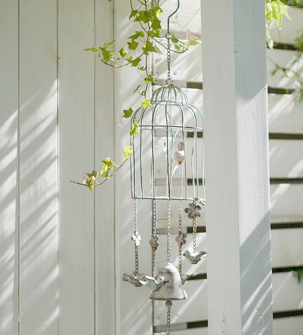 Chỉ vỏn vẹn 20m2 nhưng khu vườn sân thượng của đôi vợ chồng này như 1 