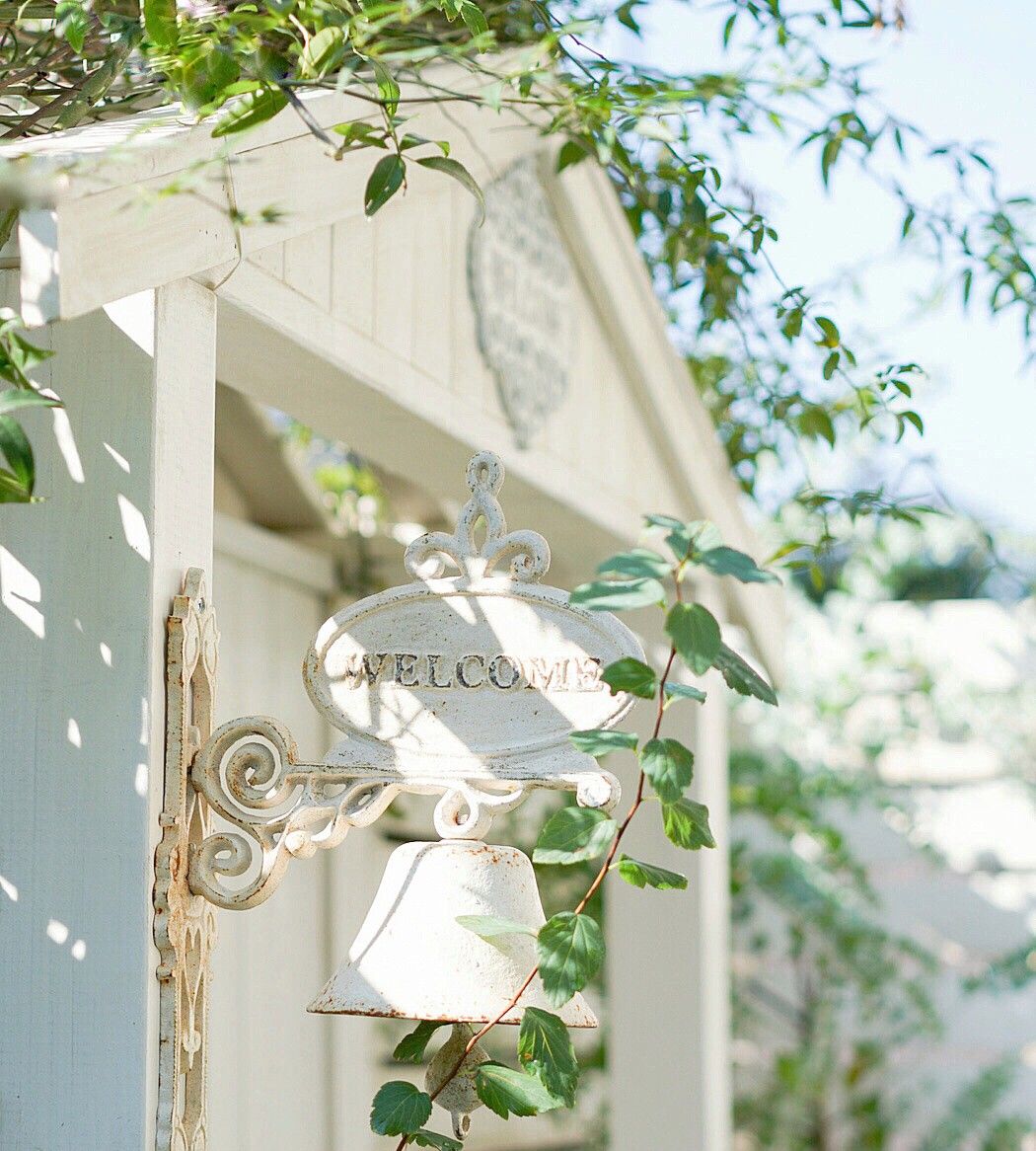 Chỉ vỏn vẹn 20m2 nhưng khu vườn sân thượng của đôi vợ chồng này như 1 