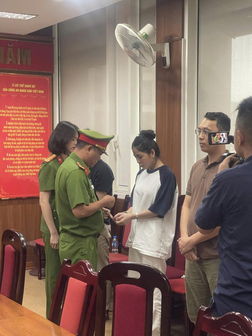 Mối quan hệ thực sự giữa Thùy Tiên và Quang Linh Vlogs: Tình bạn, cộng sự, hay chiến lược hình ảnh?- Ảnh 2.