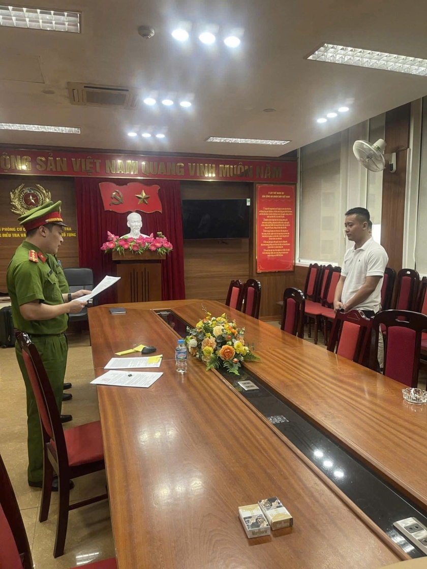 Mối quan hệ thực sự giữa Thùy Tiên và Quang Linh Vlogs: Tình bạn, cộng sự, hay chiến lược hình ảnh?- Ảnh 1.